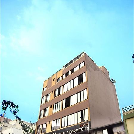 Charyana Hotel Ac Dormitory Ahmadábád Kültér fotó