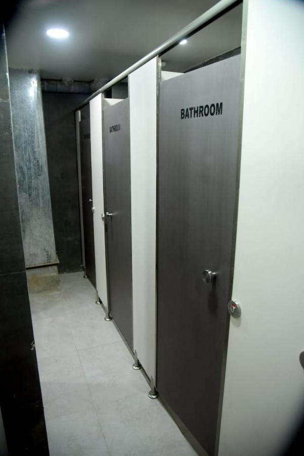 Charyana Hotel Ac Dormitory Ahmadábád Kültér fotó