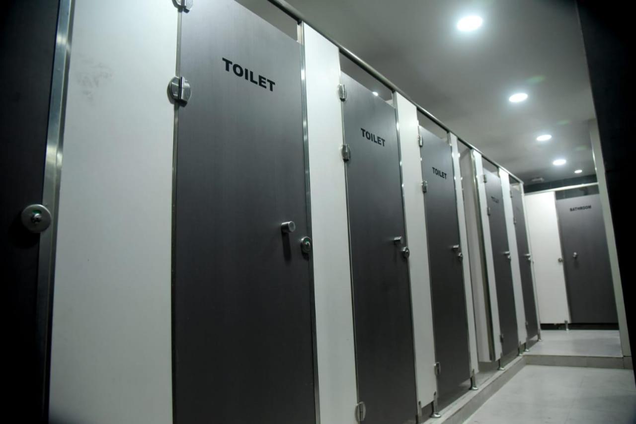 Charyana Hotel Ac Dormitory Ahmadábád Kültér fotó