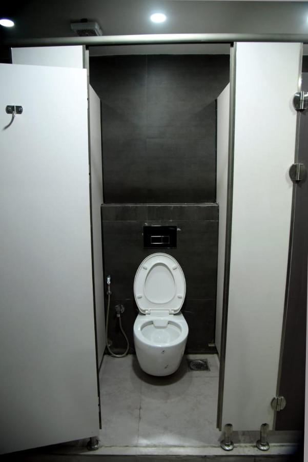 Charyana Hotel Ac Dormitory Ahmadábád Kültér fotó