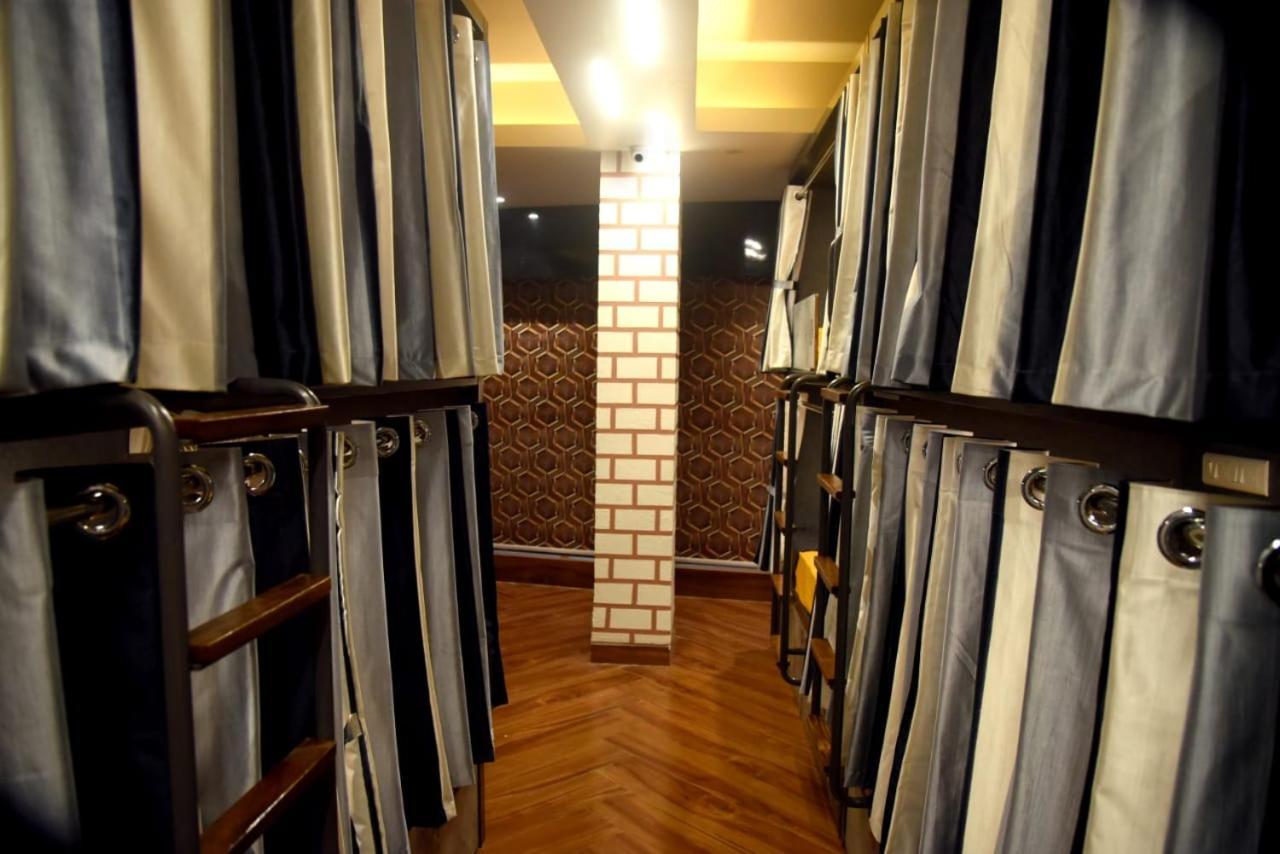 Charyana Hotel Ac Dormitory Ahmadábád Kültér fotó