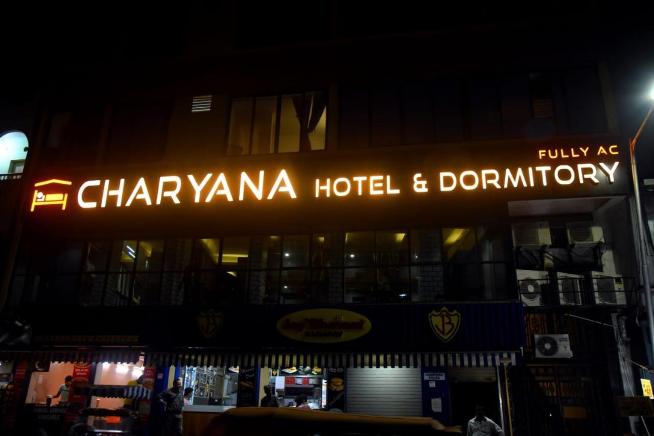 Charyana Hotel Ac Dormitory Ahmadábád Kültér fotó